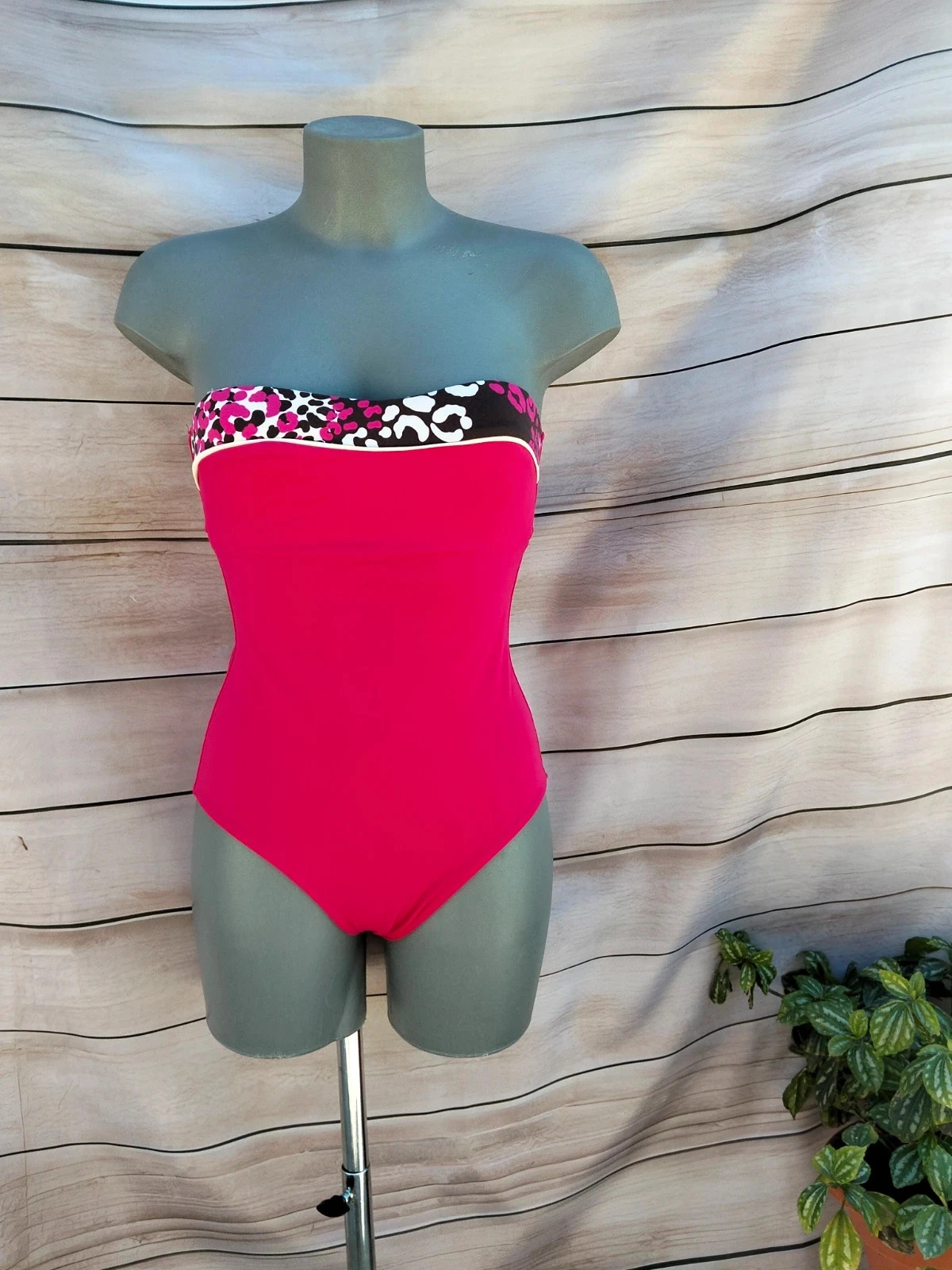 Bañador mujer palabra de honor fucsia – Estampado animal print – Talla aprox. S
